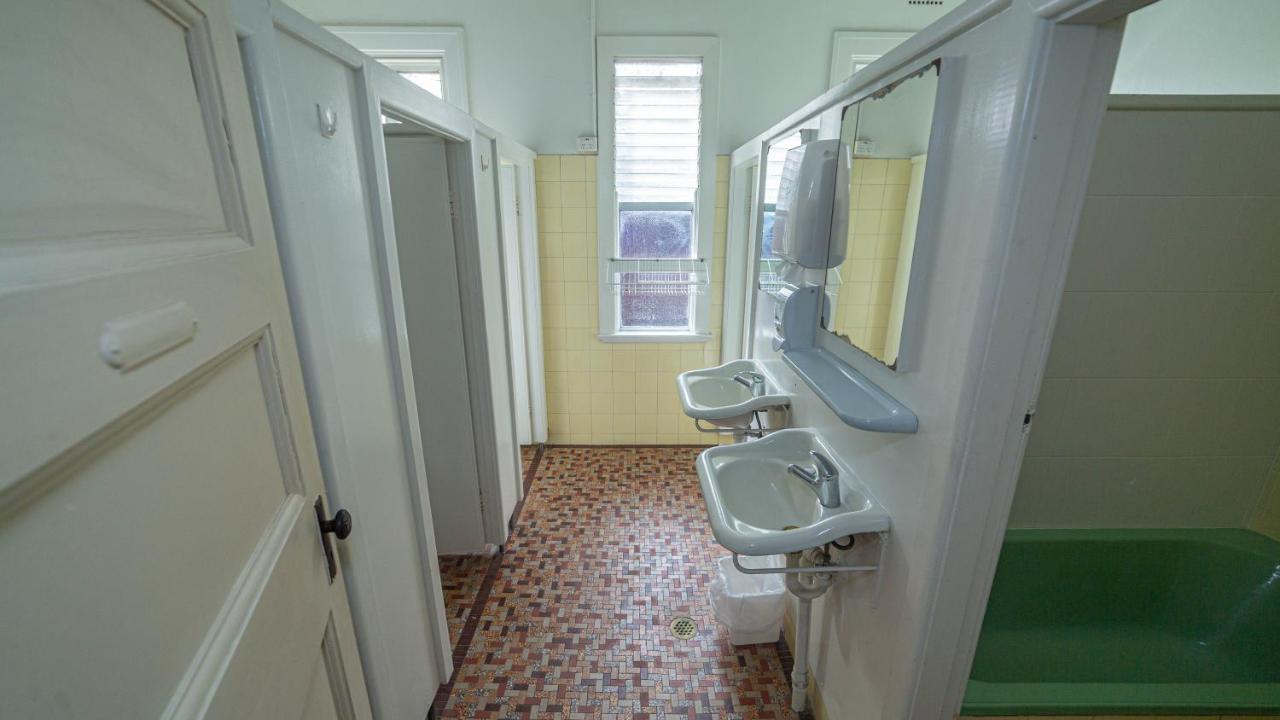 Australian Hotel バリナ エクステリア 写真